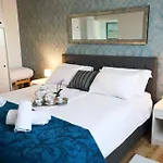 In With Sea View, Balcony, Air Conditioning, Wi-fi Apartment Kali