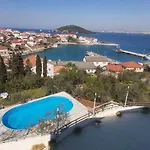 Apartament In With Sea View, Balcony, Air Conditioning, Wi-fi