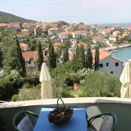 Appartamento In With Sea View, Balcony, Air Conditioning, Wi-fi
