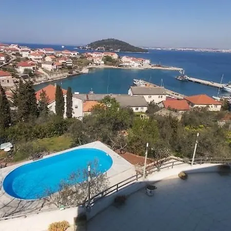 Apartament In With Sea View, Balcony, Air Conditioning, Wi-fi