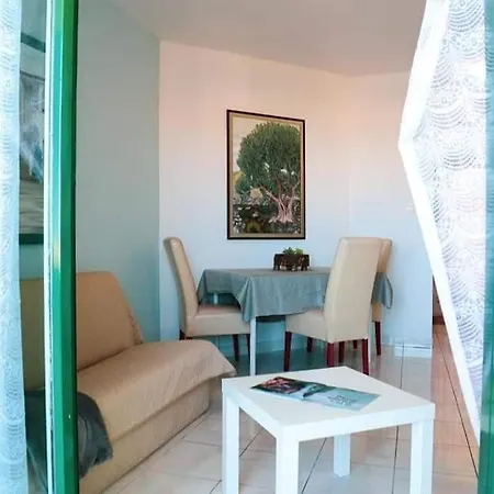 In With Sea View, Balcony, Air Conditioning, Wi-fi * Kali