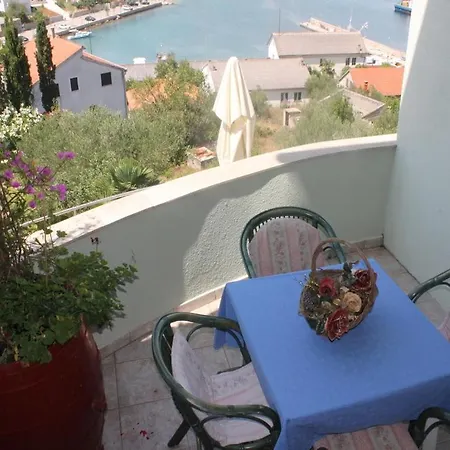 Apartament In With Sea View, Balcony, Air Conditioning, Wi-fi Kali
