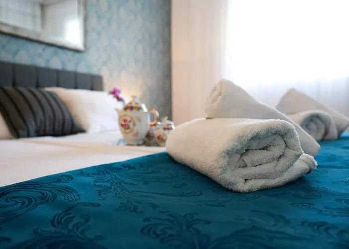 In With Sea View, Balcony, Air Conditioning, Wi-fi