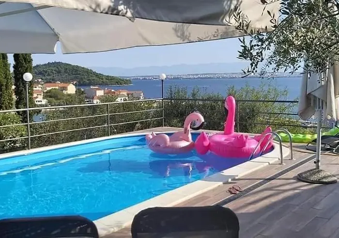 Apartment In With Sea View, Balcony, Air Conditioning, Wi-fi