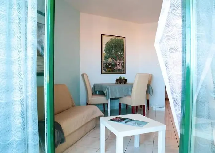 In With Sea View, Balcony, Air Conditioning, Wi-fi * Kali