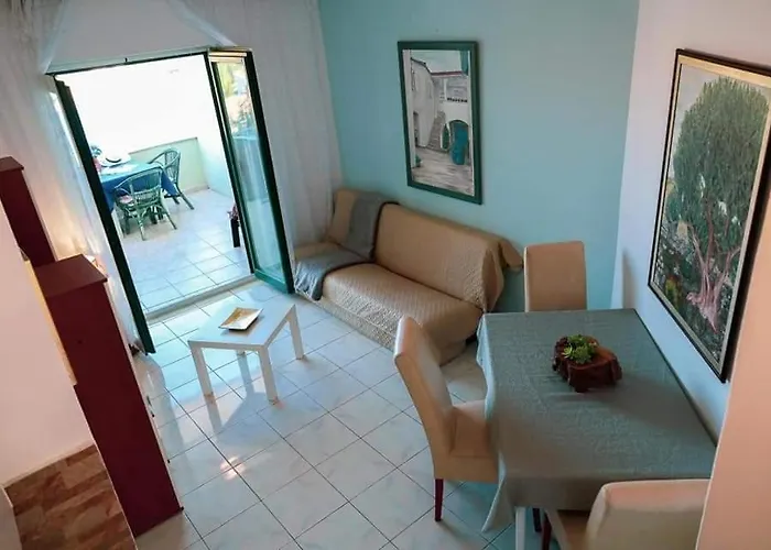 In With Sea View, Balcony, Air Conditioning, Wi-fi