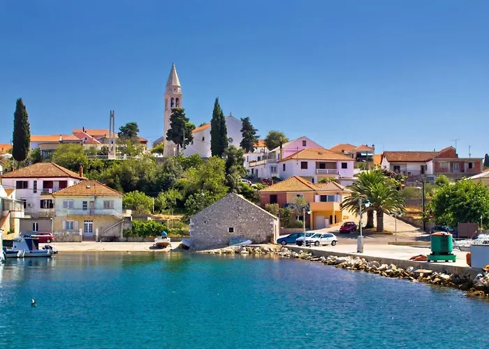 Apartment In With Sea View, Balcony, Air Conditioning, Wi-fi