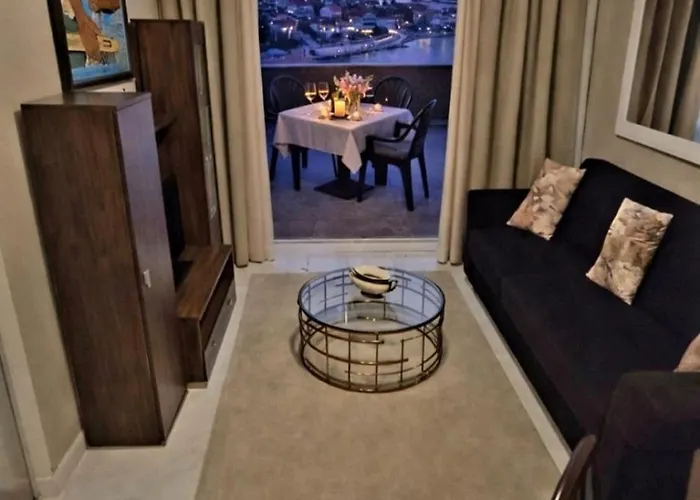 In With Sea View, Balcony, Air Conditioning, Wi-fi Apartment *